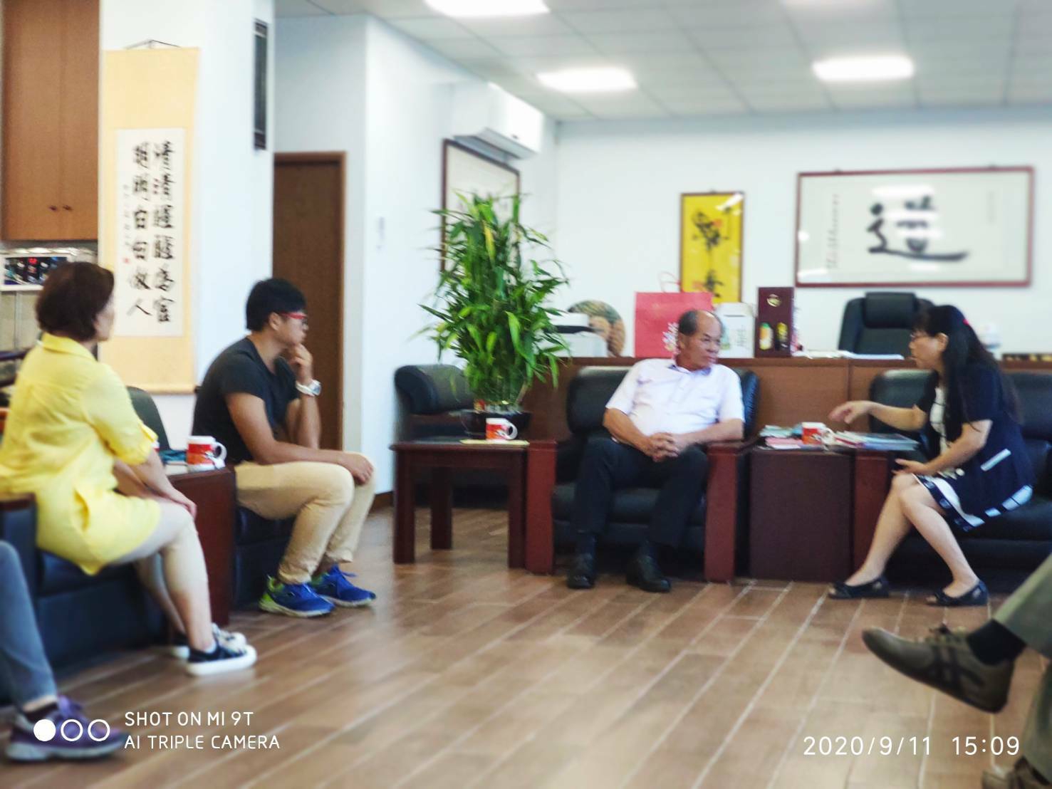 易同好康會館葉老師帶領協會健康天使團隊，拜會台東鹿野鄉鄉公所~李國強鄉長：洽談推廣波熱能協會的大健康的概念，此行成果豐碩。